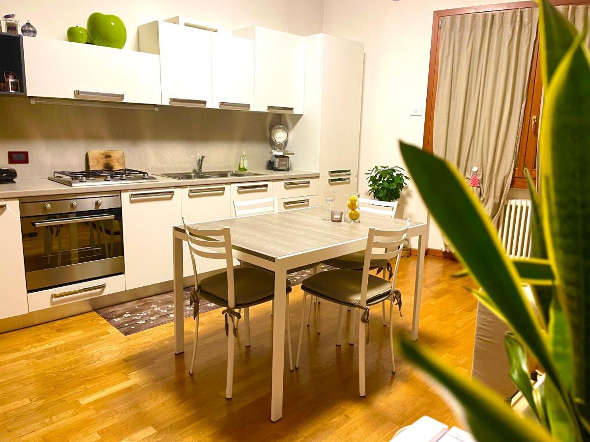 Ca' Del Sole - Attico Panoramico In Centro Storico Apartment Montagnana  Bagian luar foto